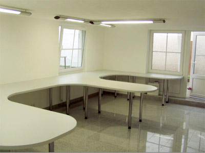 B�rotisch Welle wei� Sonderanfertigung