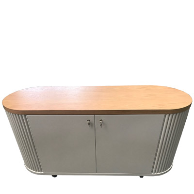 Loungeserie Elversberg Sitzbank mit integrierten Tischen und Theke abschließbar und mit Rollen